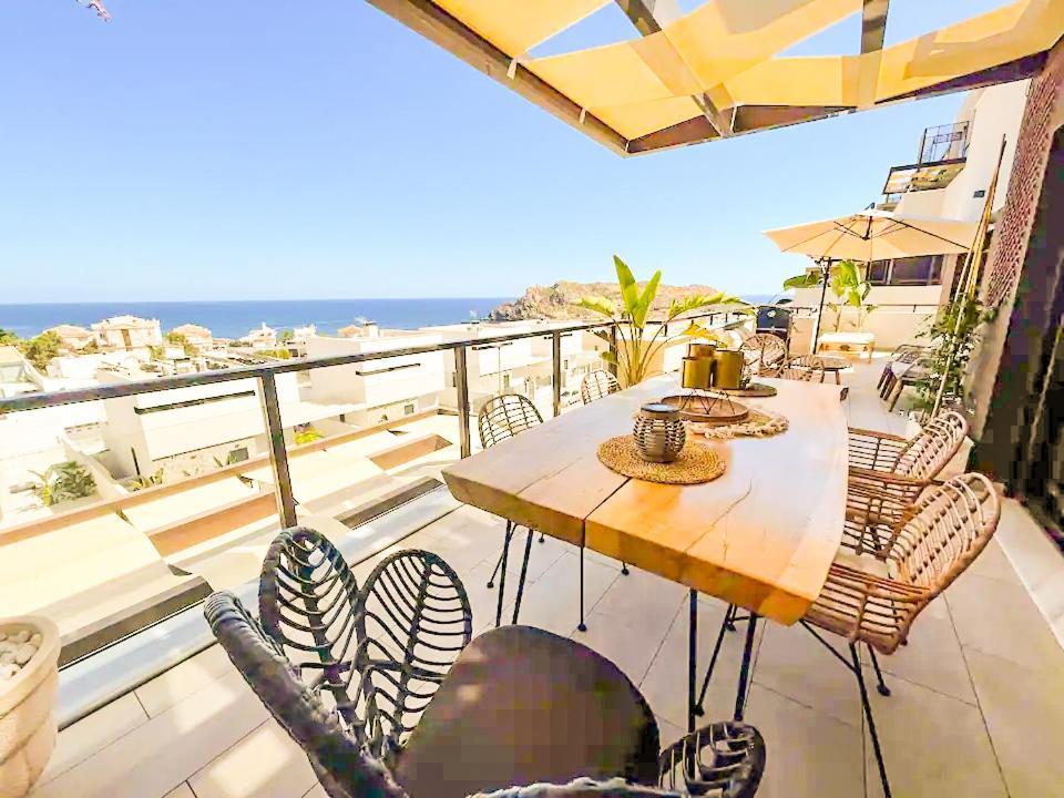 Luxury Designer Apartment - Unbeatable Sea Views Агілас Екстер'єр фото