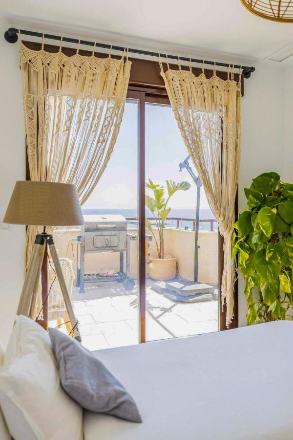 Luxury Designer Apartment - Unbeatable Sea Views Агілас Екстер'єр фото